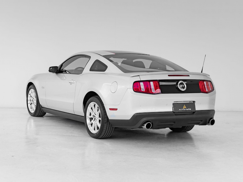 Foto do veículo FORD MUSTANG  GT COUPE 2012 27.389 KM 349.000,00