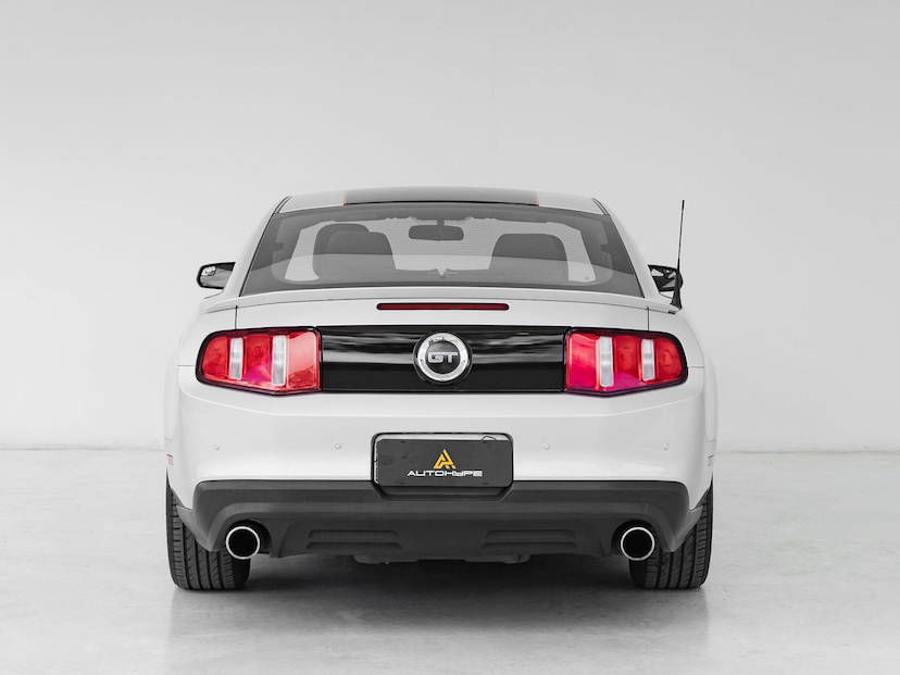 Foto do veículo FORD MUSTANG  GT COUPE 2012 27.389 KM 349.000,00