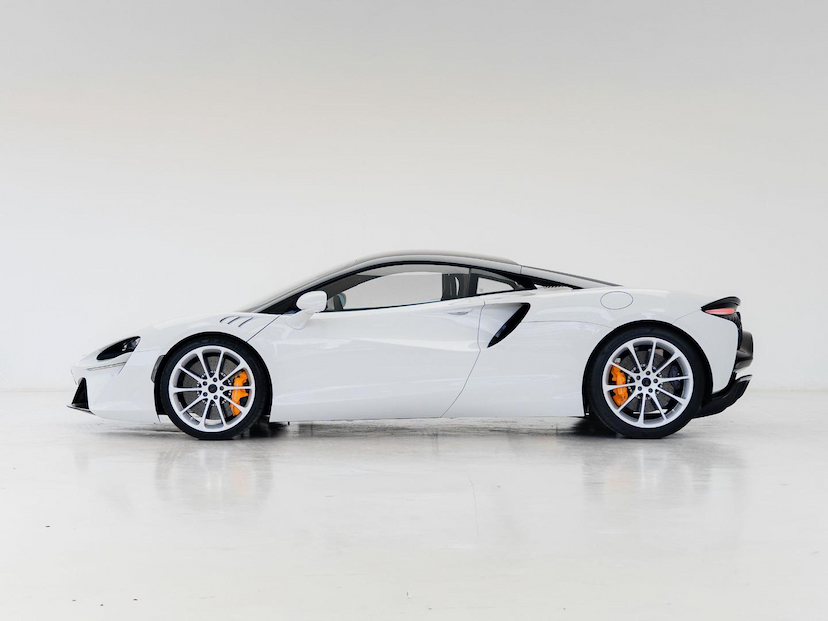 Foto do veículo MCLAREN ARTURA  2026 839 KM 2.690.000,00