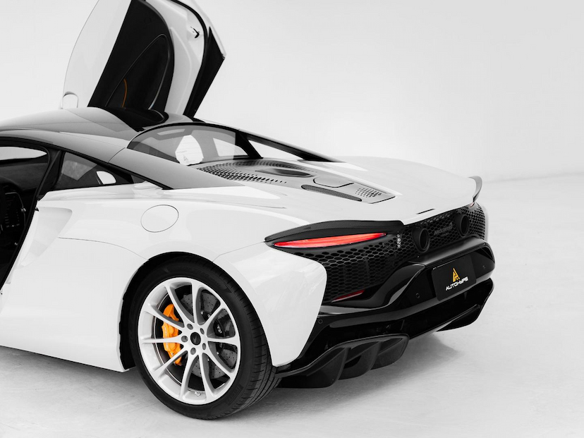 Foto do veículo MCLAREN ARTURA  2026 839 KM 2.690.000,00