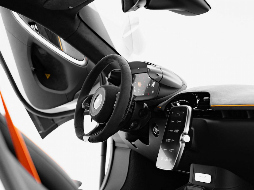 Foto do veículo MCLAREN ARTURA  2026 839 KM 2.690.000,00