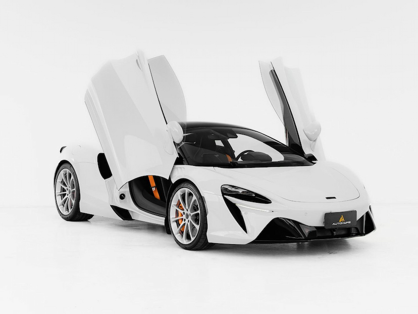 Foto do veículo MCLAREN ARTURA  2026 839 KM 2.690.000,00