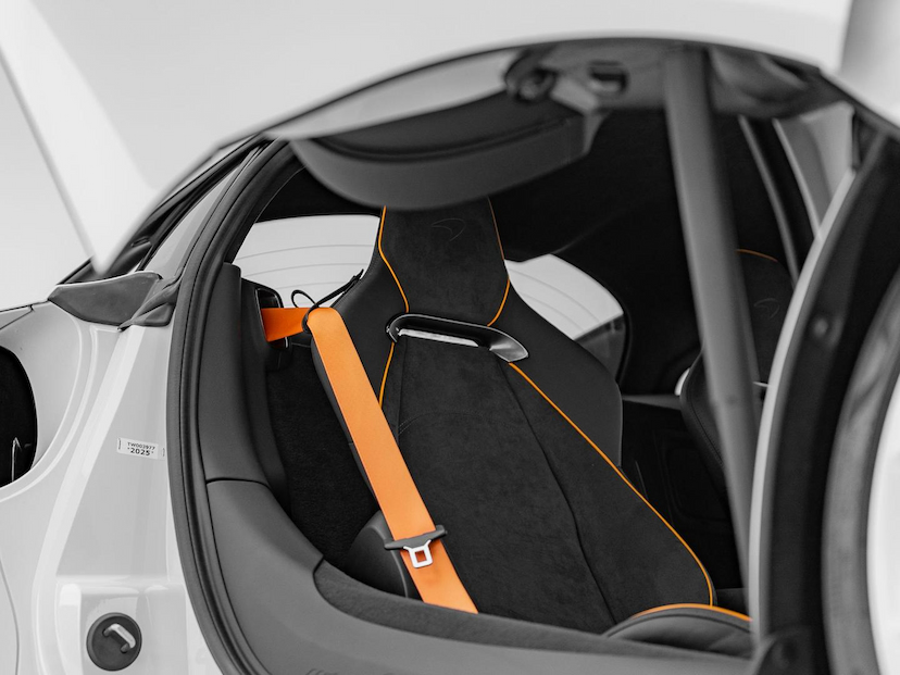 Foto do veículo MCLAREN ARTURA  2026 839 KM 2.690.000,00