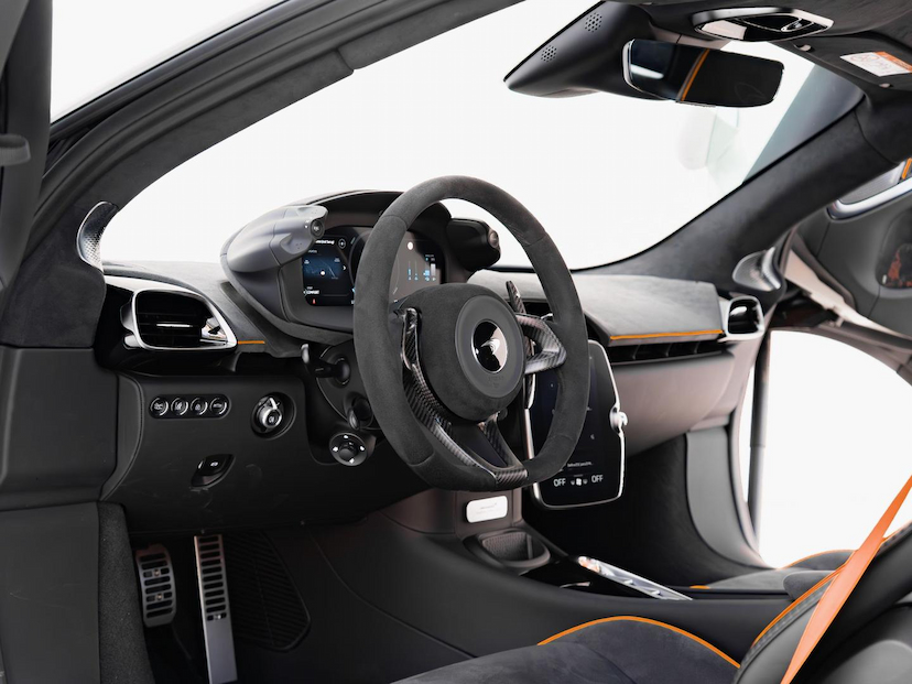 Foto do veículo MCLAREN ARTURA  2026 839 KM 2.690.000,00