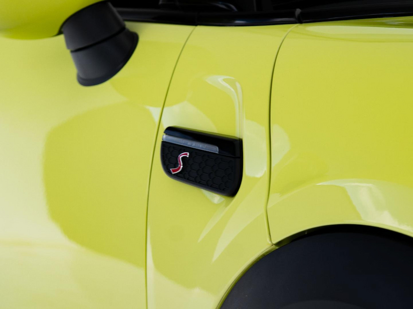 Foto do veículo MINI COOPER  S CABRIO 2022 21.600 KM 229.000,00