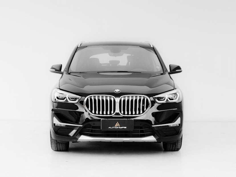 Foto do veículo BMW X1 20I X-LINE 2021 31.762 KM 169.000,00