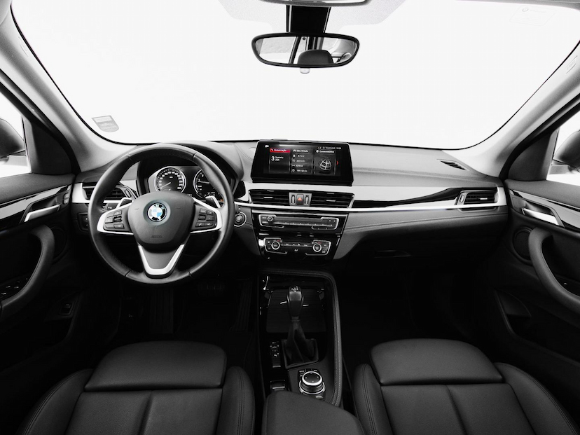 Foto do veículo BMW X1 20I X-LINE 2021 31.762 KM 169.000,00