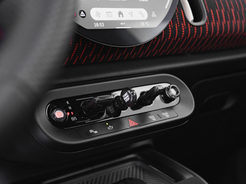 Foto do veículo MINI JOHN COOPER WORKS JOHN COOPER WORKS 2025 12.648 KM 299.000,00