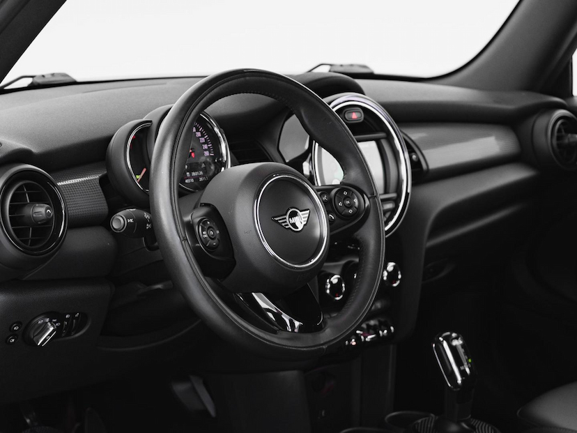 Foto do veículo MINI COOPER CABRIO 2019 40.000 KM 154.900,00