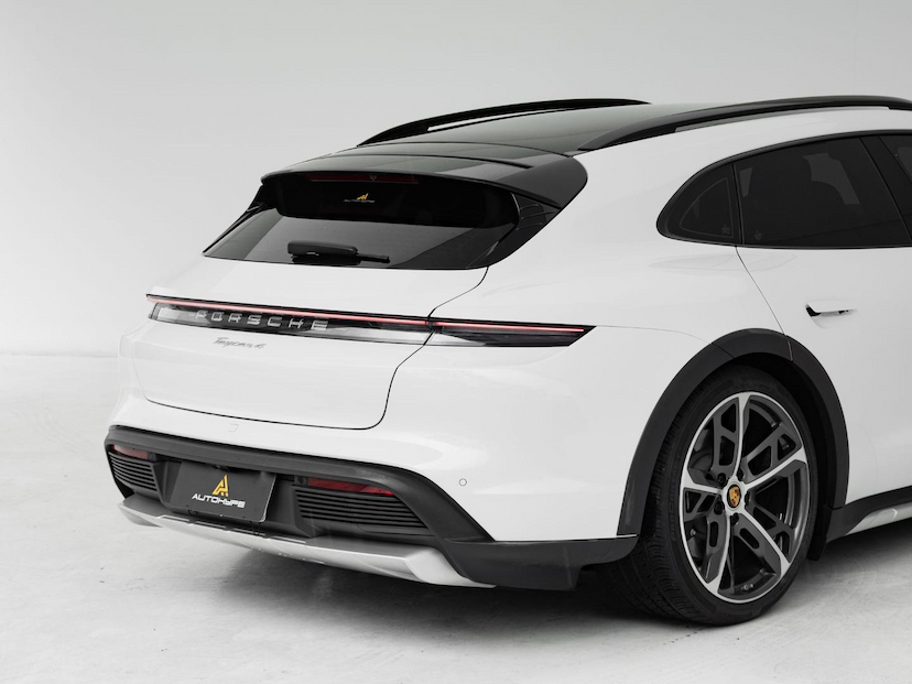 Foto do veículo PORSCHE TAYCAN 4 CROSS TURISMO 2023 15.700 KM 509.000,00