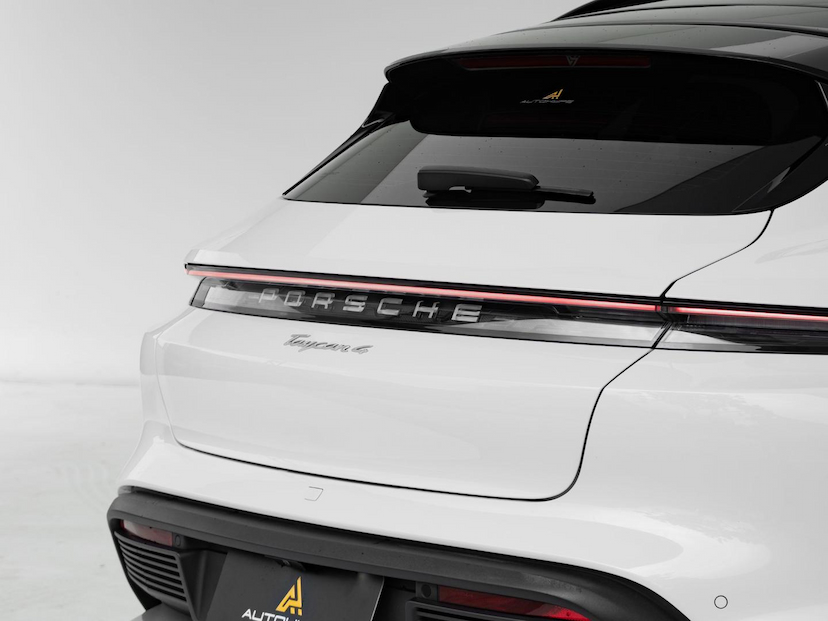 Foto do veículo PORSCHE TAYCAN 4 CROSS TURISMO 2023 15.700 KM 509.000,00