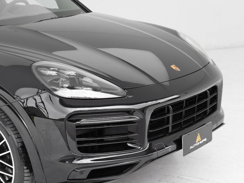 Foto do veículo PORSCHE CAYENNE PLATINUM E-HYBRID 2022 31.395 KM 539.000,00