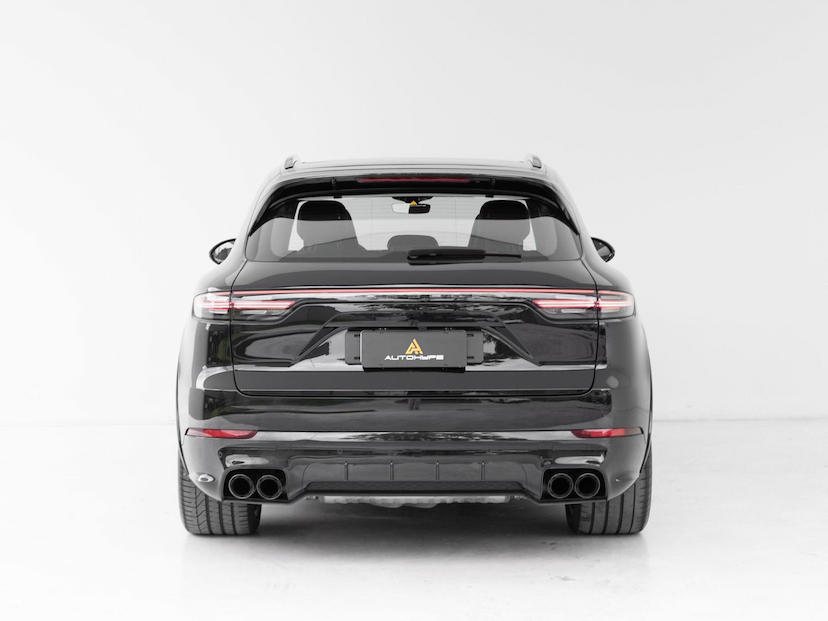 Foto do veículo PORSCHE CAYENNE PLATINUM E-HYBRID 2022 31.395 KM 539.000,00