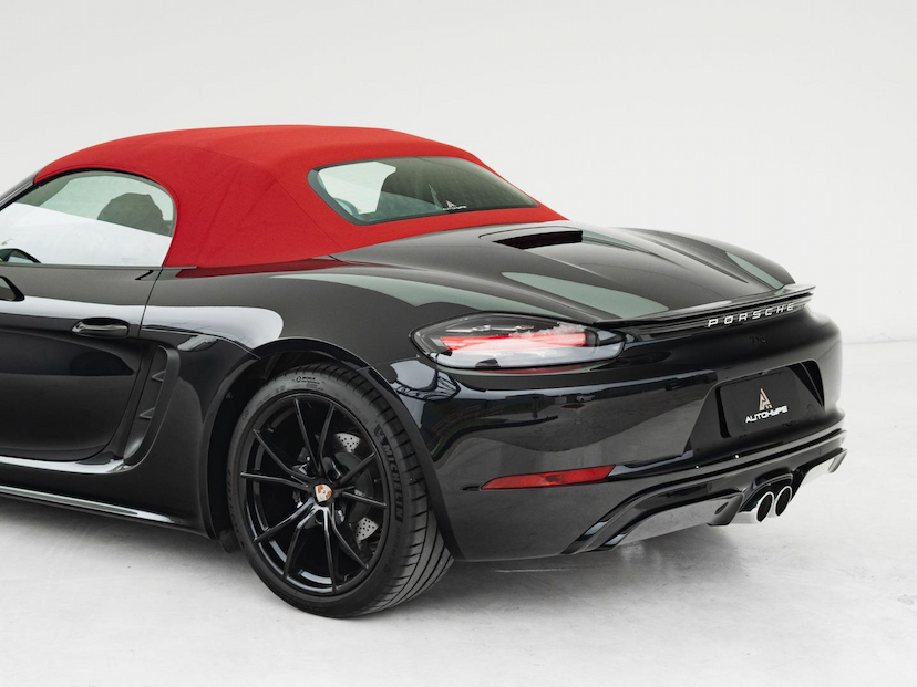 Foto do veículo PORSCHE 718 BOXSTER 2024 2.350 KM 579.000,00