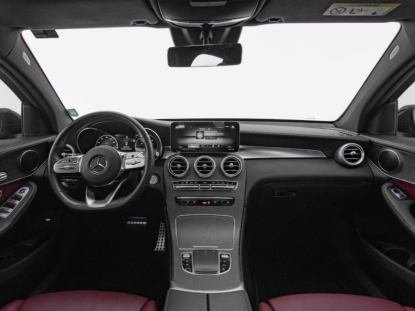 Foto do veículo MERCEDES-BENZ GLC 300 AMG LINE 2023 27.825 KM 389.000,00