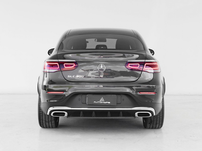 Foto do veículo MERCEDES-BENZ GLC 300 AMG LINE 2023 27.825 KM 389.000,00