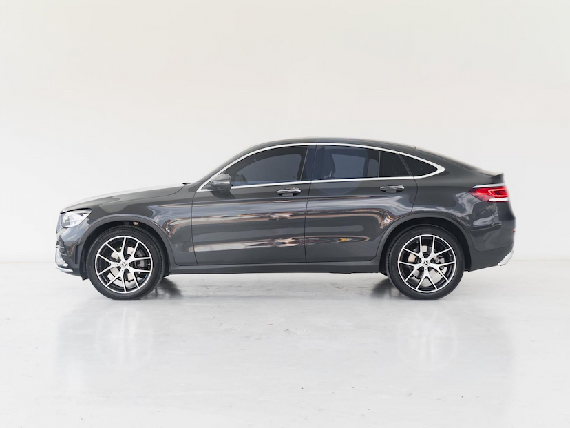 Foto do veículo MERCEDES-BENZ GLC 300 AMG LINE 2023 27.825 KM 389.000,00