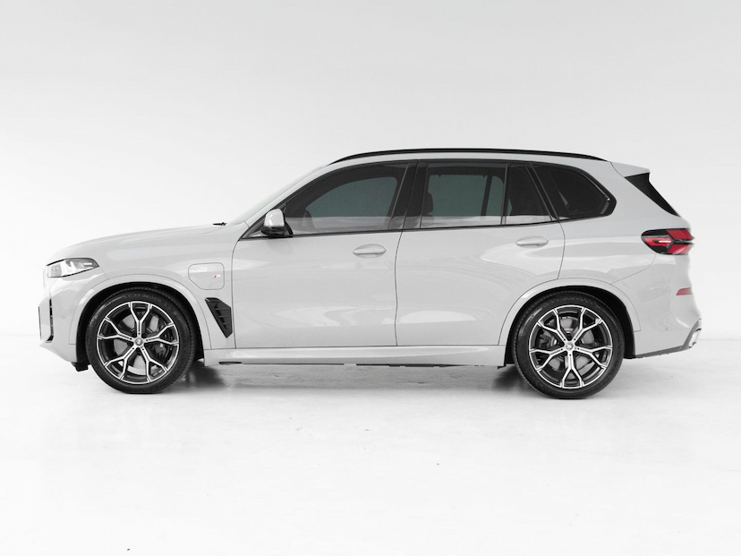 Foto do veículo BMW X5 50E M SPORT 2026 1.108 KM 749.000,00