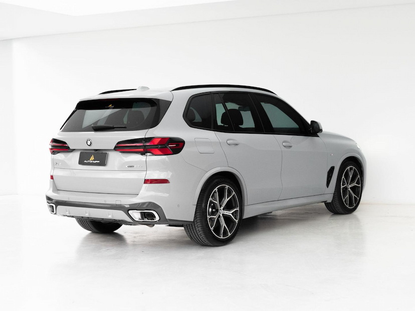 Foto do veículo BMW X5 50E M SPORT 2026 1.108 KM 749.000,00