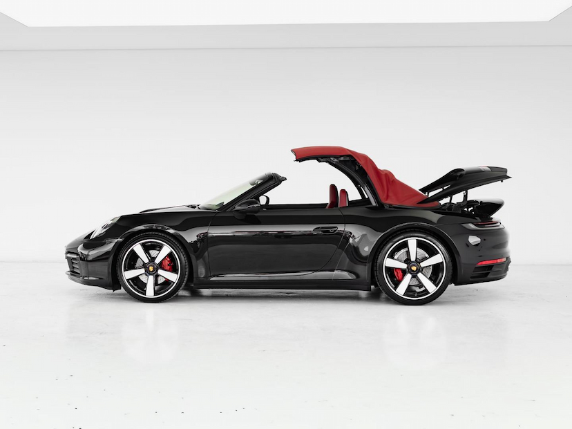 Foto do veículo PORSCHE 911 CARRERA CABRIO 2024 4.287 KM 949.000,00