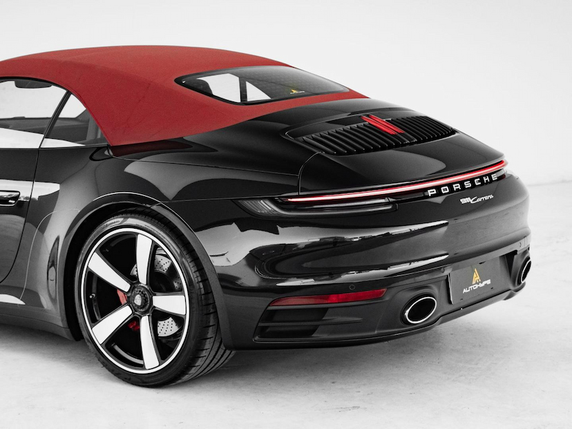 Foto do veículo PORSCHE 911 CARRERA CABRIO 2024 4.287 KM 949.000,00