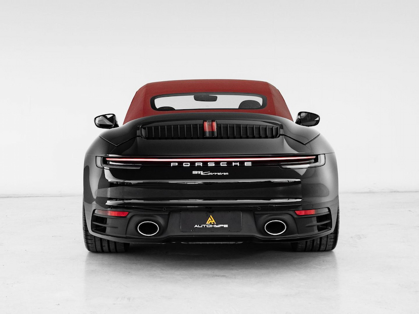 Foto do veículo PORSCHE 911 CARRERA CABRIO 2024 4.287 KM 949.000,00