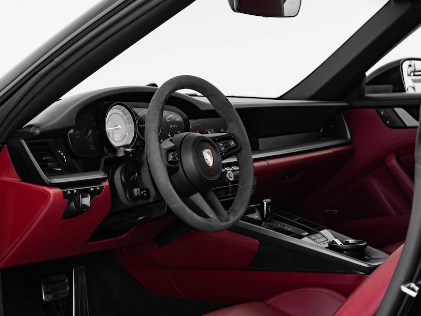 Foto do veículo PORSCHE 911 CARRERA CABRIO 2024 4.287 KM 949.000,00