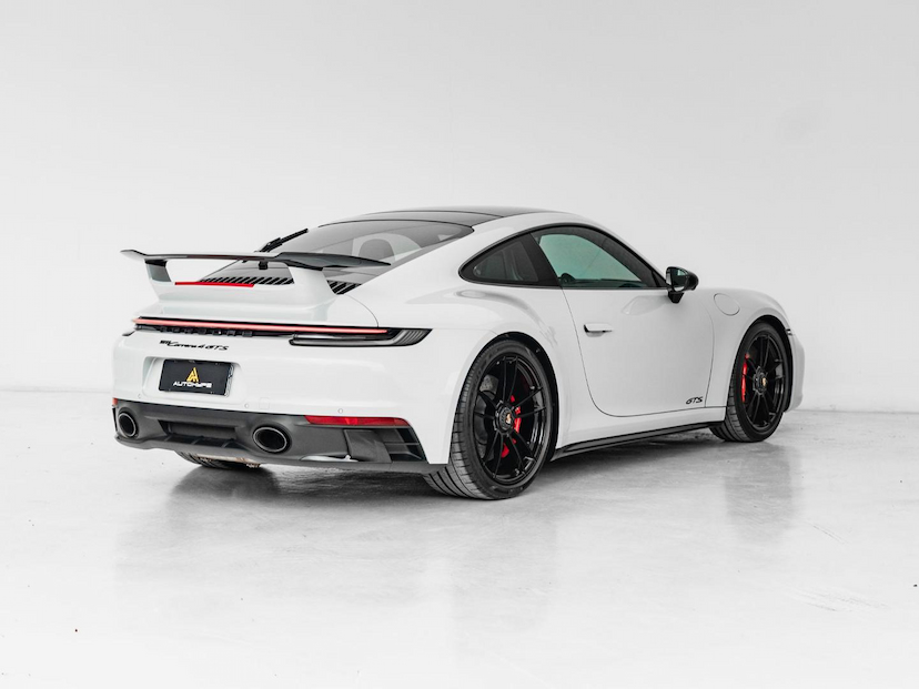 Foto do veículo PORSCHE 911 CARRERA 4 GTS 2023 7.945 KM 969.000,00
