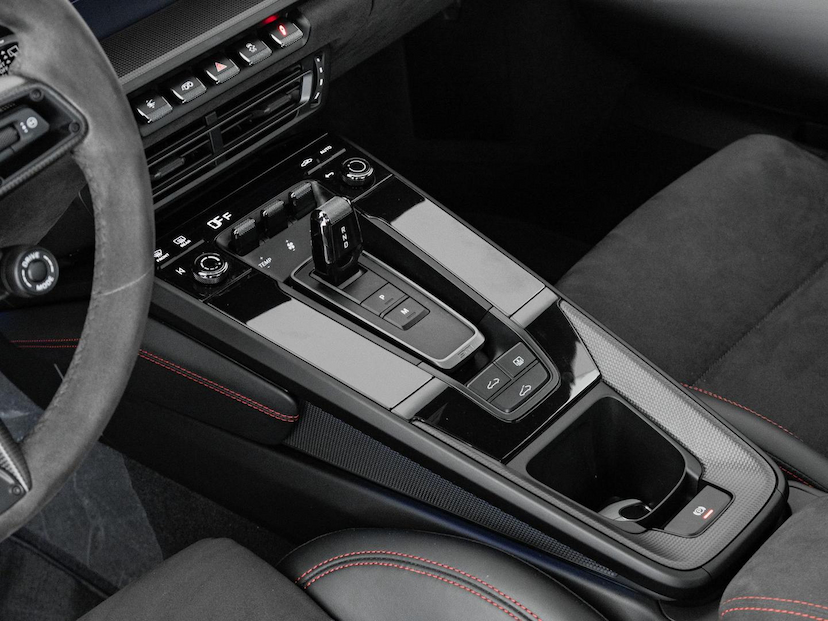 Foto do veículo PORSCHE 911 CARRERA 4 GTS 2023 7.945 KM 969.000,00