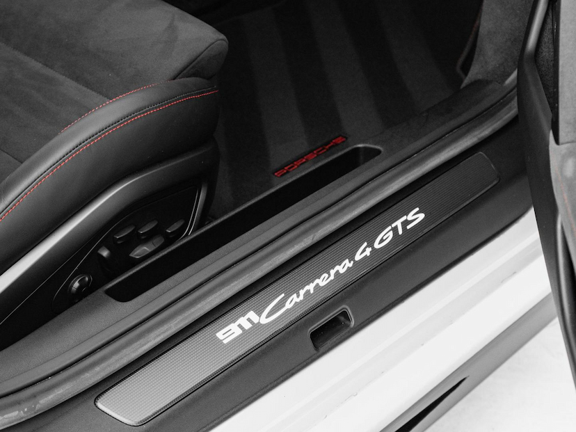 Foto do veículo PORSCHE 911 CARRERA 4 GTS 2023 7.945 KM 969.000,00