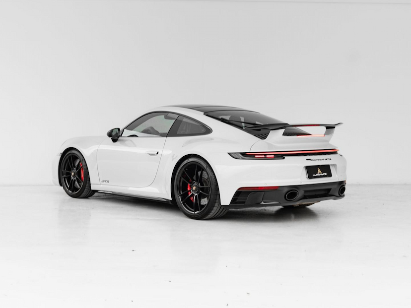 Foto do veículo PORSCHE 911 CARRERA 4 GTS 2023 7.945 KM 969.000,00