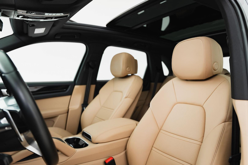Foto do veículo PORSCHE CAYENNE  PHEV 2021 36.600 KM 459.500,00