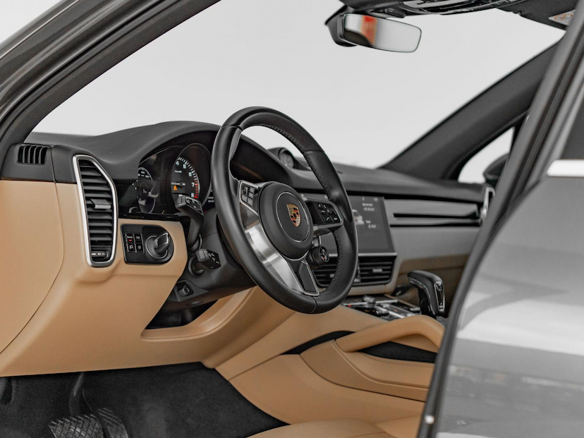 Foto do veículo PORSCHE CAYENNE  PHEV 2021 36.600 KM 459.500,00