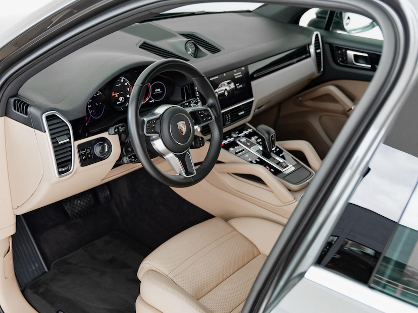 Foto do veículo PORSCHE CAYENNE  PHEV 2021 36.600 KM 459.500,00