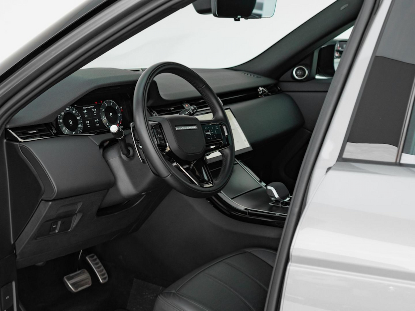 Foto do veículo LAND ROVER RANGE ROVER EVOQUE P250 HSE D 2024 5.575 KM 349.000,00