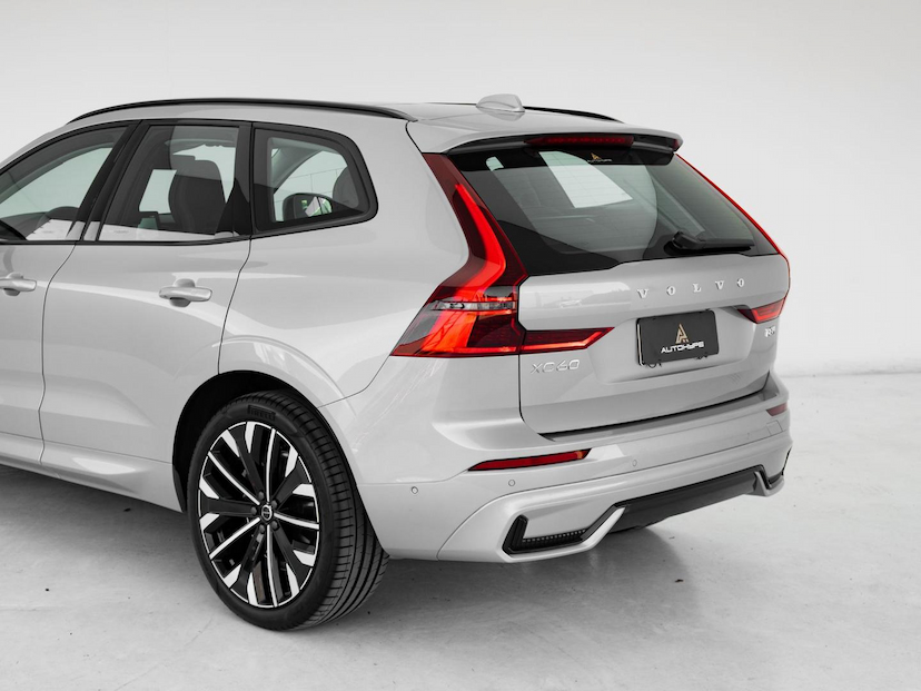 Foto do veículo VOLVO XC60 T8 ULTIMATE DARK 2026 3.103 KM 469.000,00