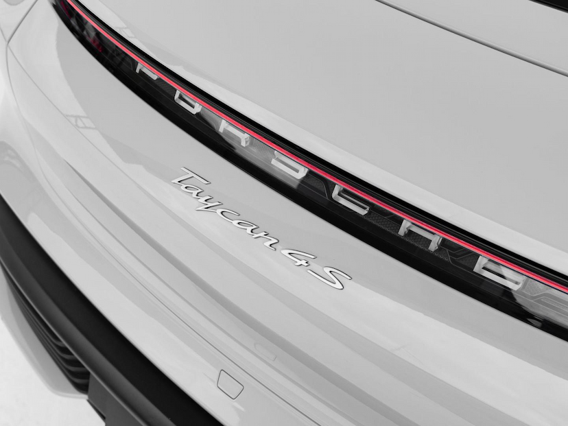 Foto do veículo PORSCHE TAYCAN 4S 2021 13.470 KM 469.000,00