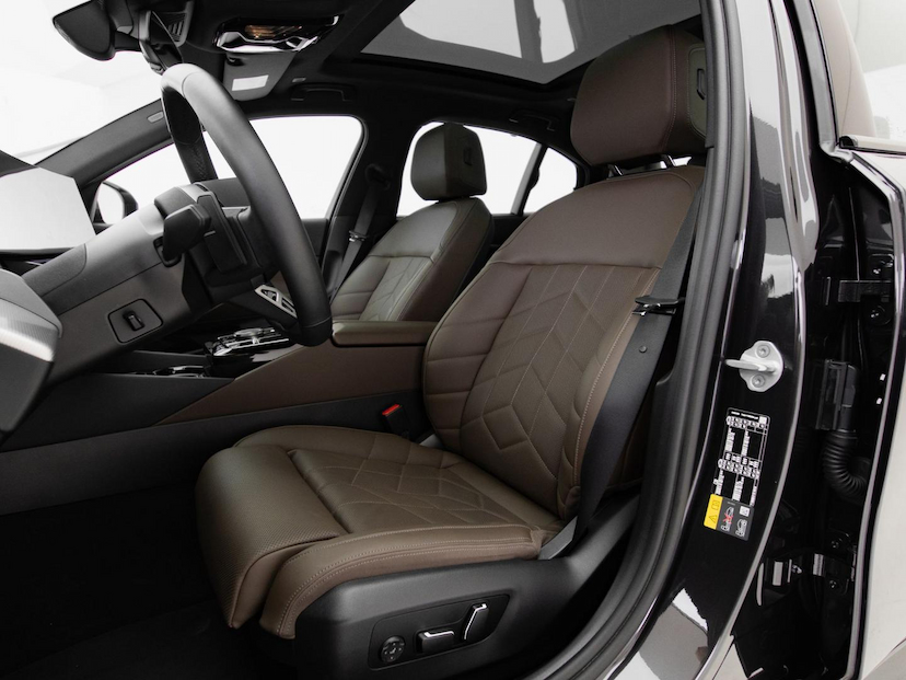 Foto do veículo BMW 530I 530E M SPORT 2025 9.149 KM 449.000,00