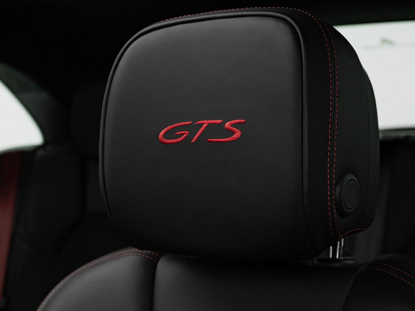 Foto do veículo PORSCHE MACAN  GTS 2023 14.685 KM 579.000,00