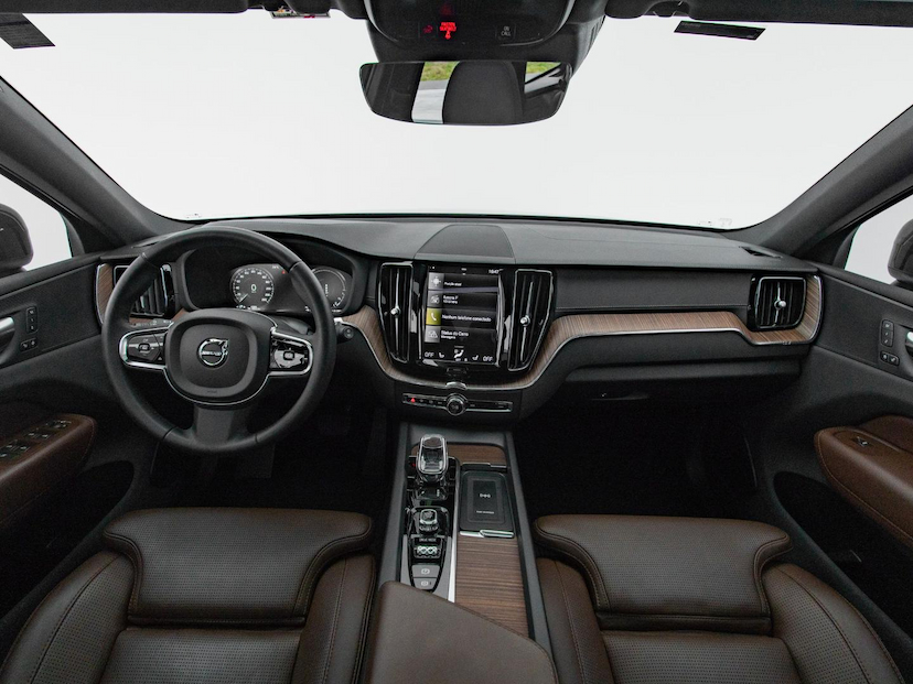 Foto do veículo VOLVO XC60 T8 INSCRIPTION 2021 43.886 KM 215.000,00