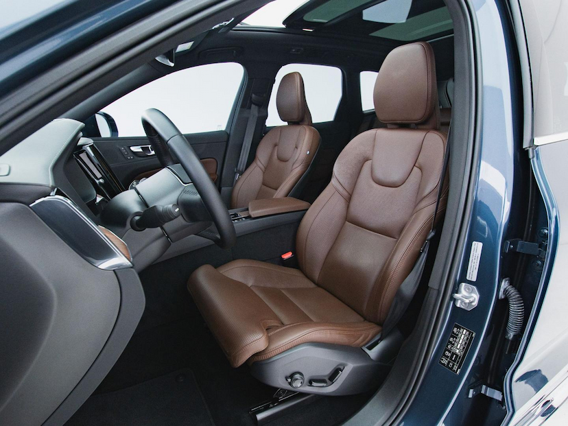 Foto do veículo VOLVO XC60 T8 INSCRIPTION 2021 43.886 KM 215.000,00