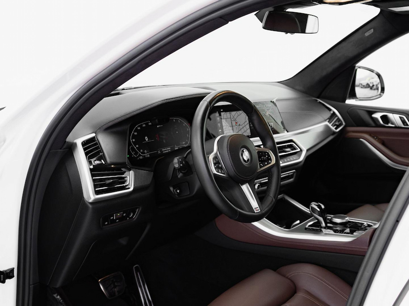 Foto do veículo BMW X5 45E M SPORT 2023 33.119 KM 419.000,00