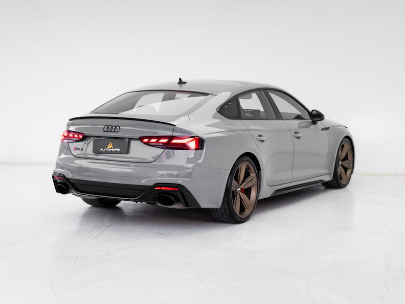 Foto do veículo AUDI RS5 SPORTBACK 2021 33.156 KM 409.000,00