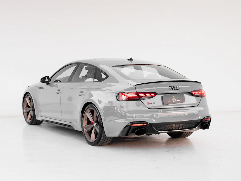 Foto do veículo AUDI RS5 SPORTBACK 2021 33.156 KM 409.000,00