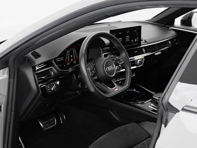 Foto do veículo AUDI RS5 SPORTBACK 2021 33.156 KM 409.000,00