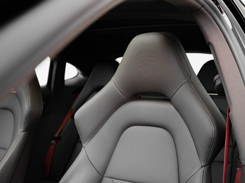 Foto do veículo PORSCHE PANAMERA 4 E-HYBRID 2022 23.365 KM 599.000,00
