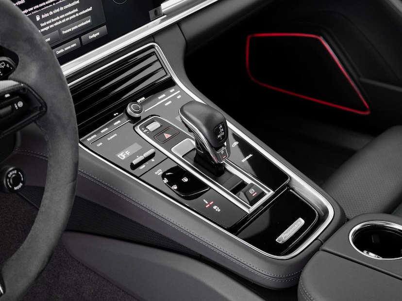 Foto do veículo PORSCHE PANAMERA 4 E-HYBRID 2022 23.365 KM 599.000,00