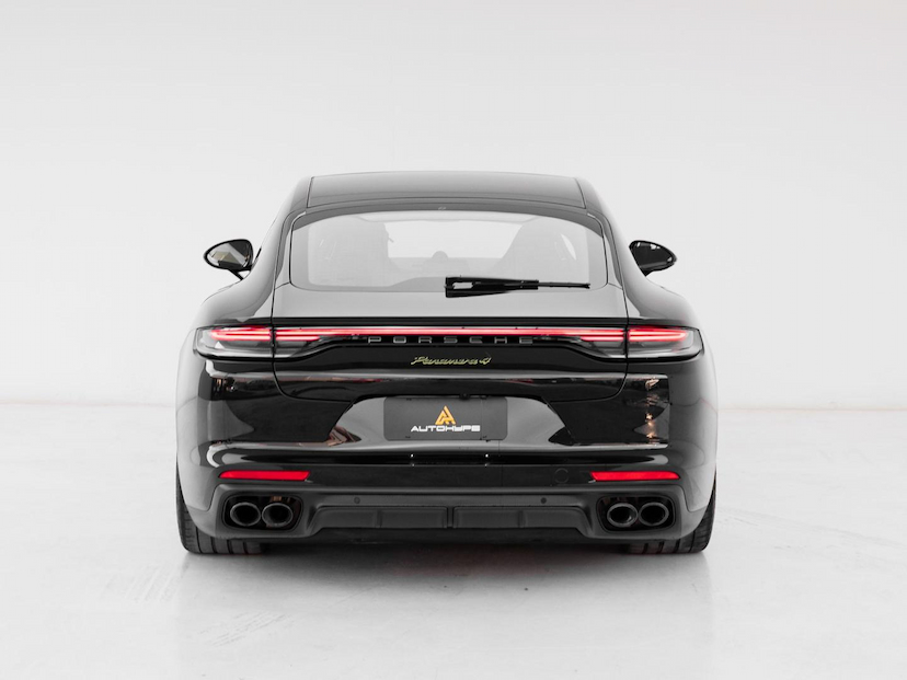 Foto do veículo PORSCHE PANAMERA 4 E-HYBRID 2022 23.365 KM 599.000,00