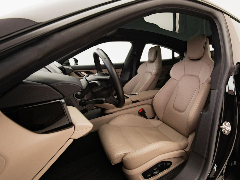 Foto do veículo PORSCHE TAYCAN  2021 36.485 KM 399.000,00