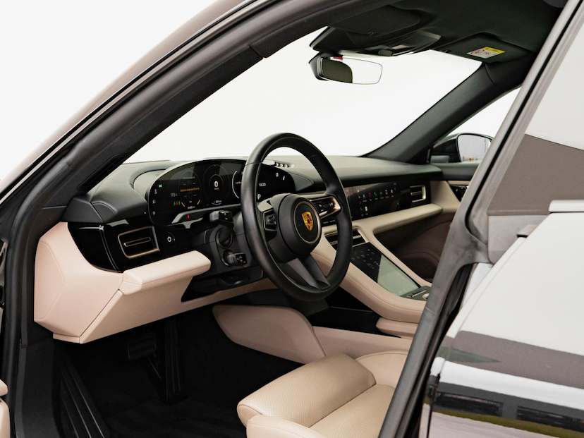 Foto do veículo PORSCHE TAYCAN  2021 36.485 KM 399.000,00